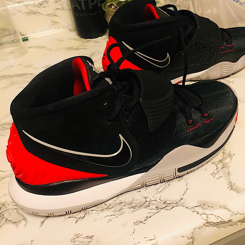 KYRIES 6 Black/White/Red